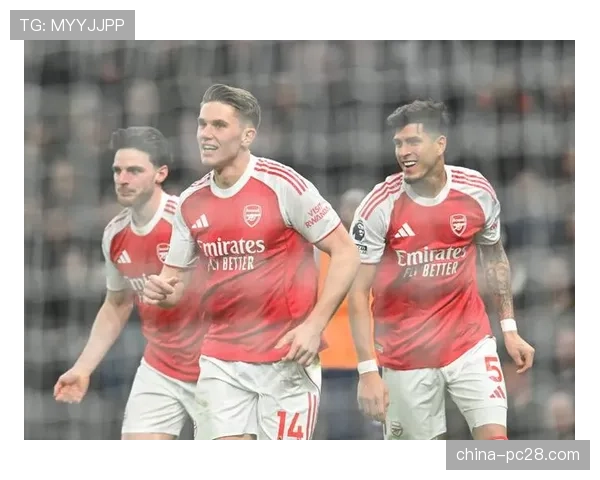 北伦敦德比阿森纳客场4-1大胜热刺，埃泽双响哲凯赖什建功枪手重燃争冠希望